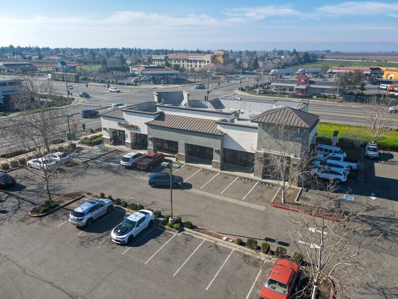 115 E Dorset Dr, Dixon, CA à louer - Aérien – Image 2 sur 16