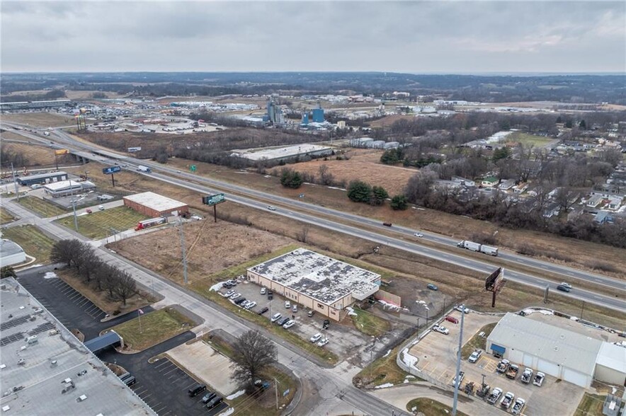 3600 S Leonard Rd, Saint Joseph, MO à vendre - Photo de l’immeuble – Image 2 sur 7
