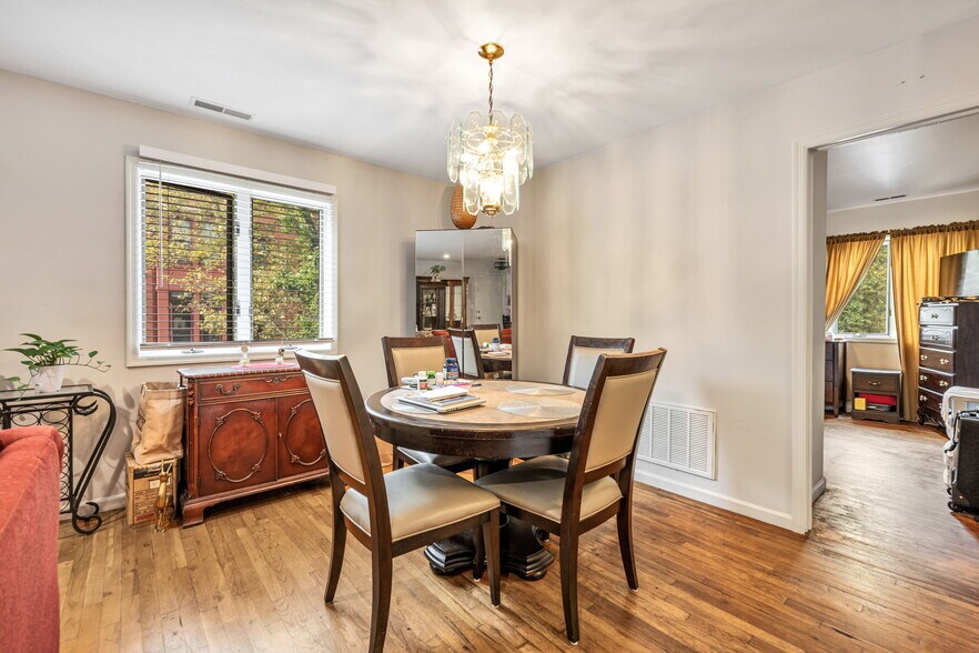 67 Park Ave, Bloomfield, NJ à vendre - Photo intérieure – Image 3 sur 34