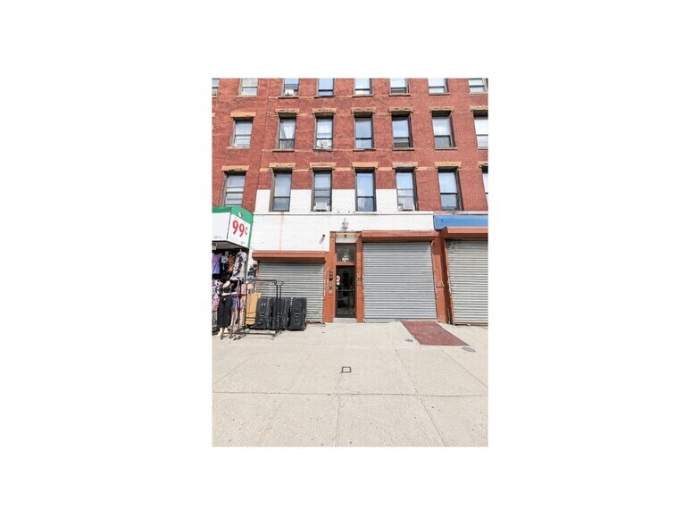 2312 First Ave, New York, NY à louer - Photo de l’immeuble – Image 1 sur 1