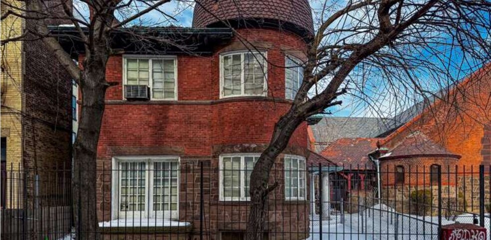 1227-1231 Pacific Street portefeuille de 3 biens à vendre sur LoopNet.fr - Photo de l’immeuble – Image 3 sur 7
