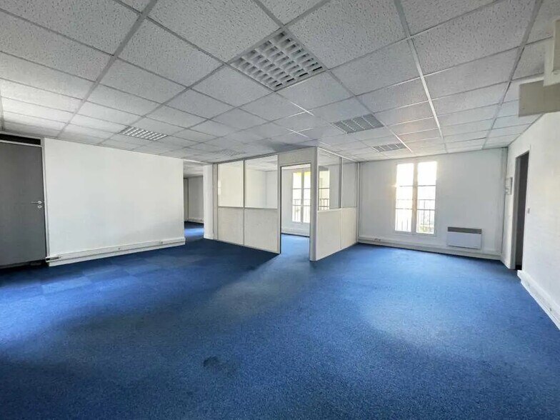 8 Rue Rougemont, Paris à vendre - Photo de l’immeuble – Image 3 sur 13