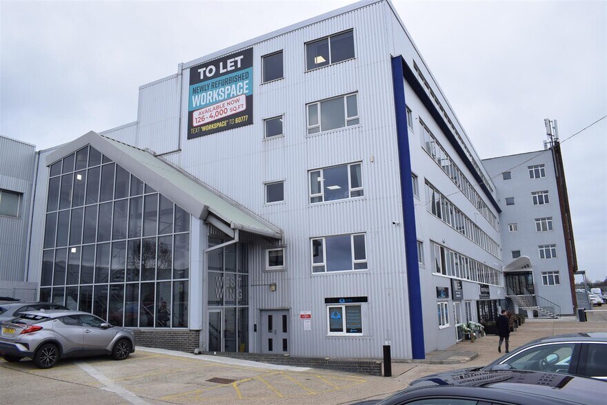 Suite 204D, Sterling House, Langston Road, Loughton à louer - Photo de l’immeuble – Image 3 sur 76