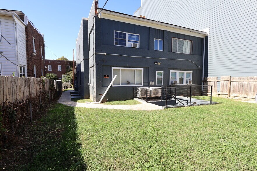 1620 21st Pl SE, Washington, DC à vendre - Photo de l’immeuble – Image 2 sur 5