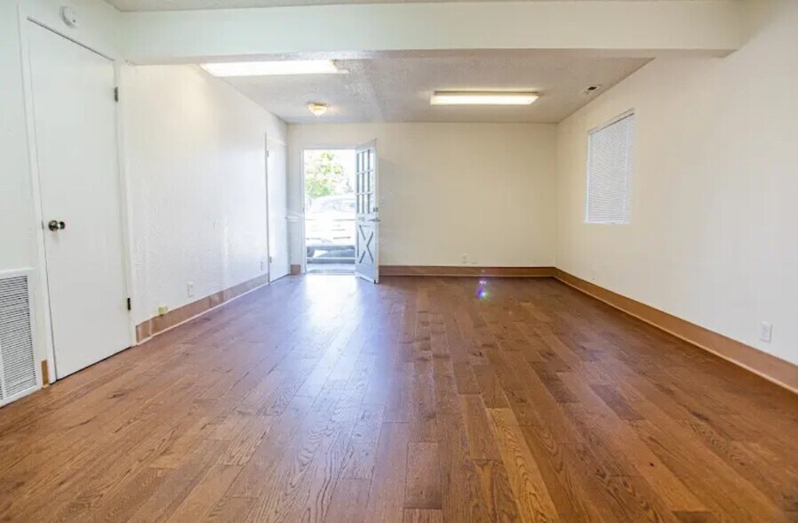 3430 Robin Ln, Cameron Park, CA à vendre - Photo de l’immeuble – Image 3 sur 7