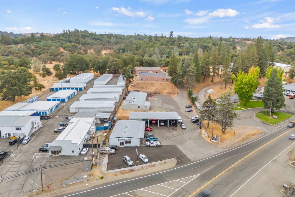 El Dorado Industrial Plaza portefeuille de 3 biens à vendre sur LoopNet.fr Photo principale– Image 1 sur 22