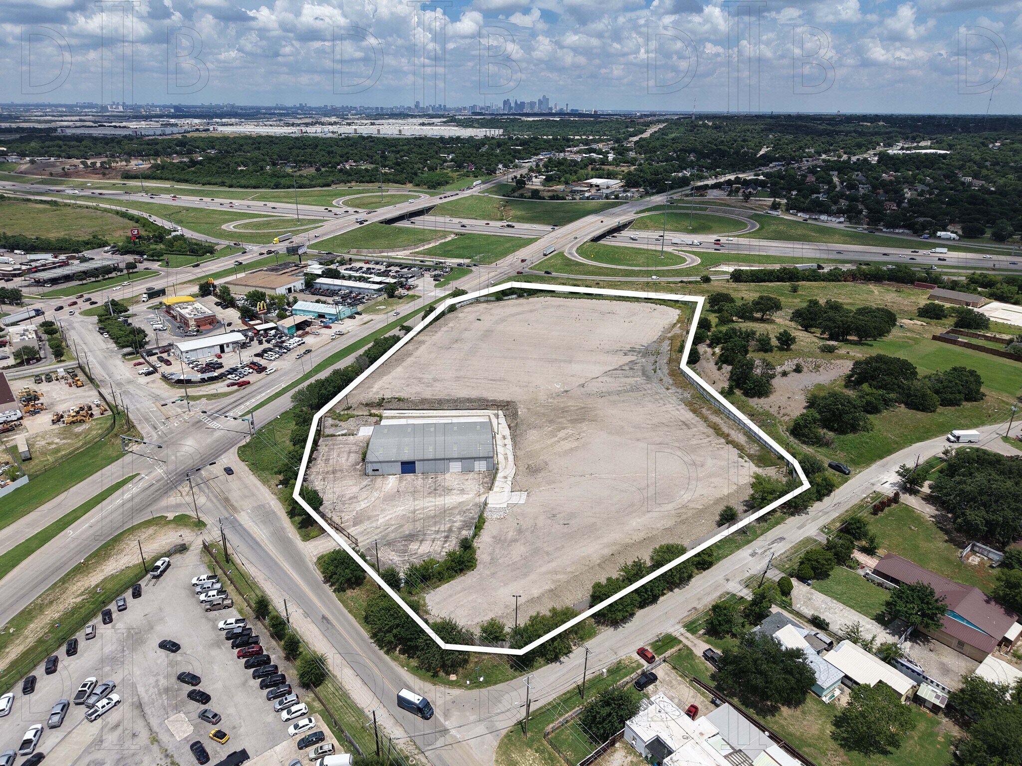 5956 W Jefferson Blvd, Dallas, TX à vendre Photo de l’immeuble– Image 1 sur 11