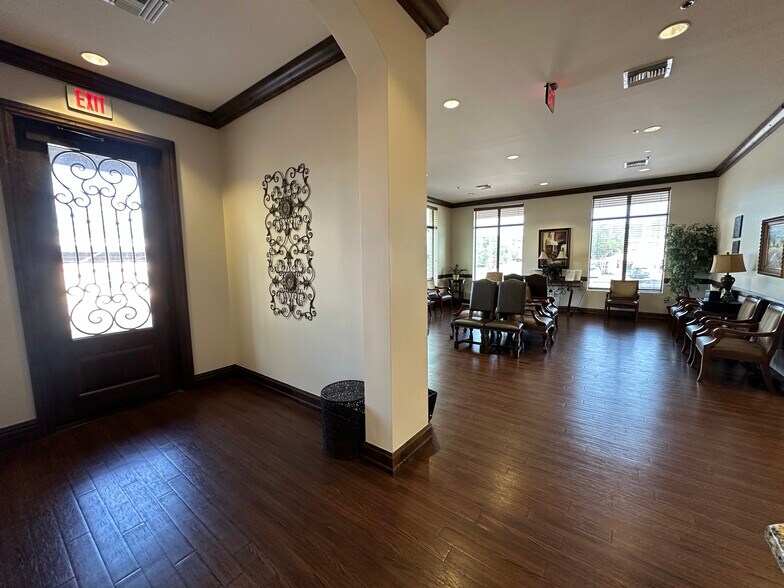 250 W Sunset Rd, San Antonio, TX à louer - Photo intérieure – Image 3 sur 9