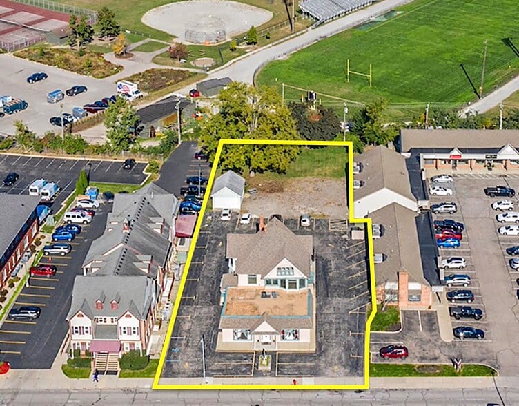 217-231 N Main St, Plymouth, MI à vendre - Aérien – Image 1 sur 23