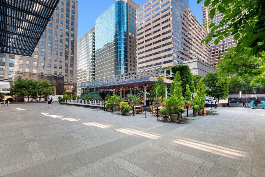 1701 John F Kennedy Blvd, Philadelphia, PA à louer - Photo de l’immeuble – Image 2 sur 2
