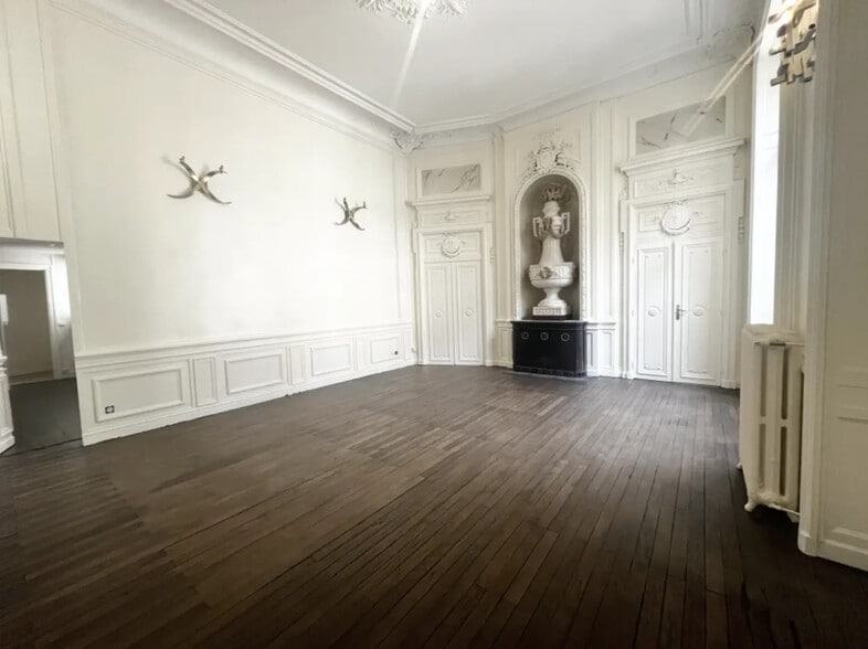 Bureau dans Bordeaux à louer - Photo de l’immeuble – Image 2 sur 7