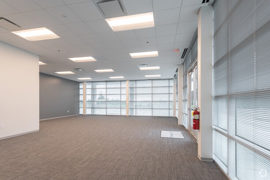 3535 N Houston School Rd, Lancaster, TX à louer - Photo intérieure – Image 2 sur 15