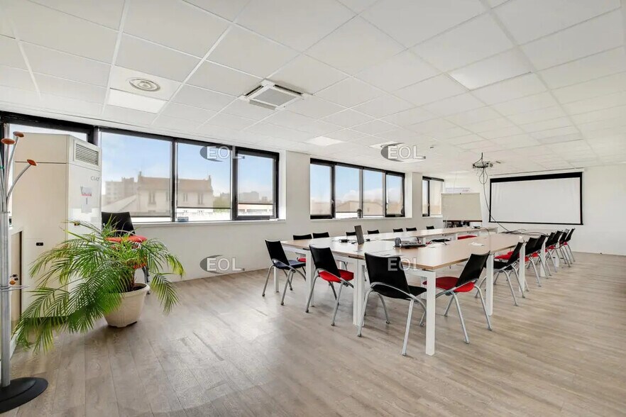 Bureau dans Gentilly à vendre - Photo de l’immeuble – Image 2 sur 13