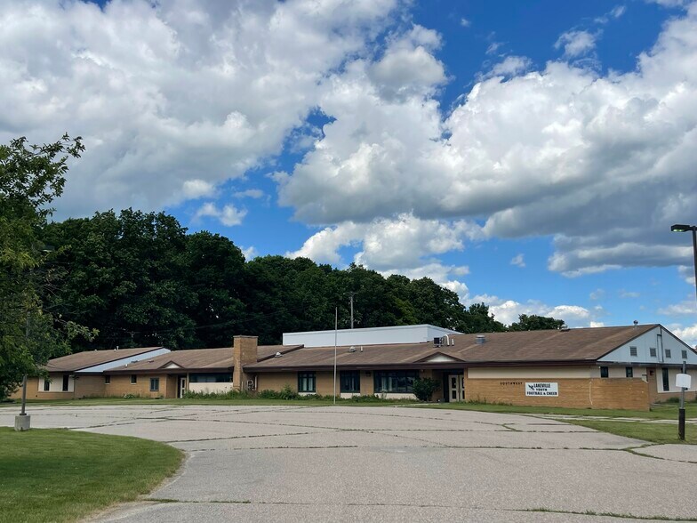 8254 Gale Rd, Otisville, MI à vendre - Photo principale – Image 1 sur 18