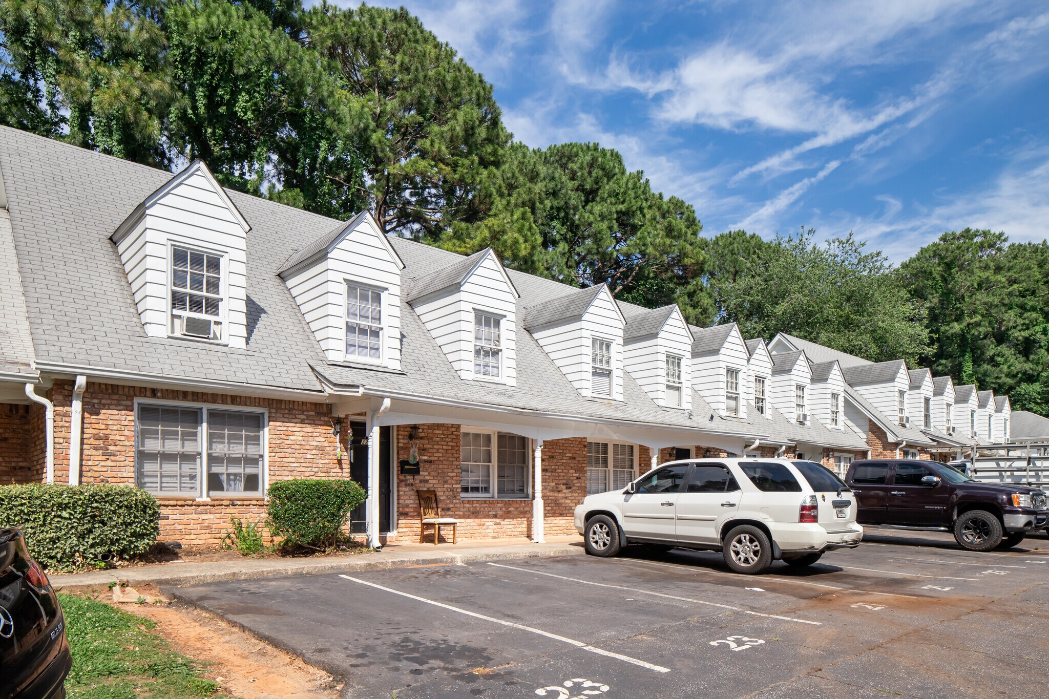 3693-3735 Embry Cir, Chamblee, GA à vendre Photo de l’immeuble– Image 1 sur 13