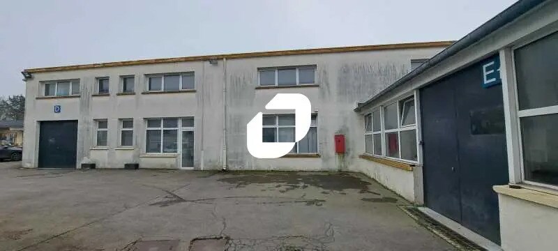 Local d’activités dans Montreuil à louer - Photo de l’immeuble – Image 1 sur 5