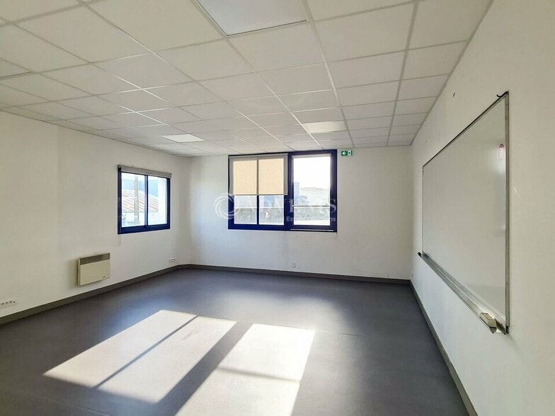 Bureau dans Saint-Brieuc à louer - Photo intérieure – Image 3 sur 10