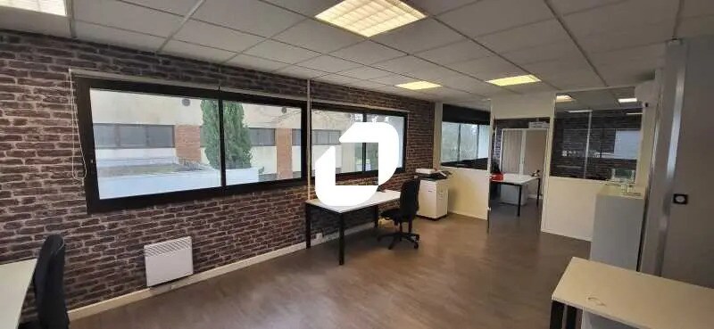 Bureau dans Gradignan à louer - Photo de l’immeuble – Image 2 sur 9