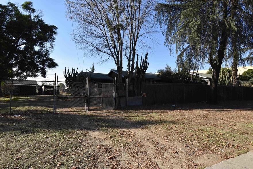 2445 N Towne Ave, Pomona, CA à vendre - Autre – Image 2 sur 17