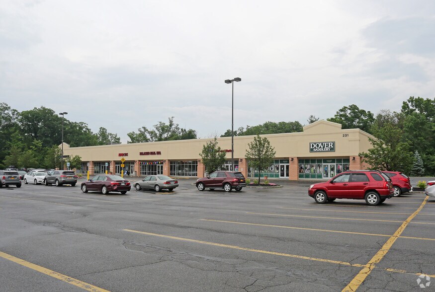221-231 Wade Rd Ext, Latham, NY à louer - Photo principale – Image 1 sur 33