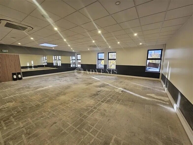 Bureau dans Champigny-sur-Marne à louer - Photo de l’immeuble – Image 3 sur 7