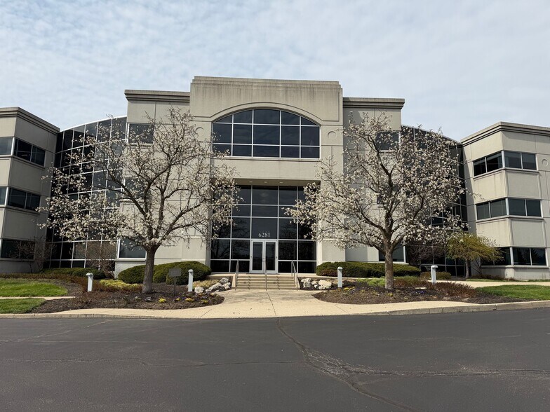 6281 Tri Ridge Blvd, Loveland, OH à louer - Photo de l’immeuble – Image 2 sur 10
