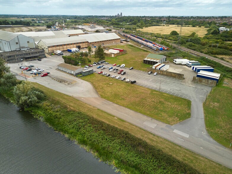 Road and Rail Distribution Centre, Queen Adelaide Way, Ely à louer - Aérien – Image 2 sur 9