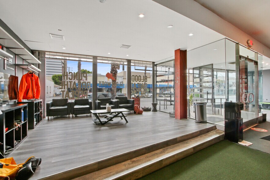 1415 Wilshire Blvd, Santa Monica, CA à vendre - Photo de l’immeuble – Image 3 sur 9