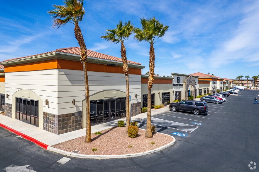 4955 S Durango Dr, Las Vegas, NV à louer - Photo principale – Image 1 sur 47