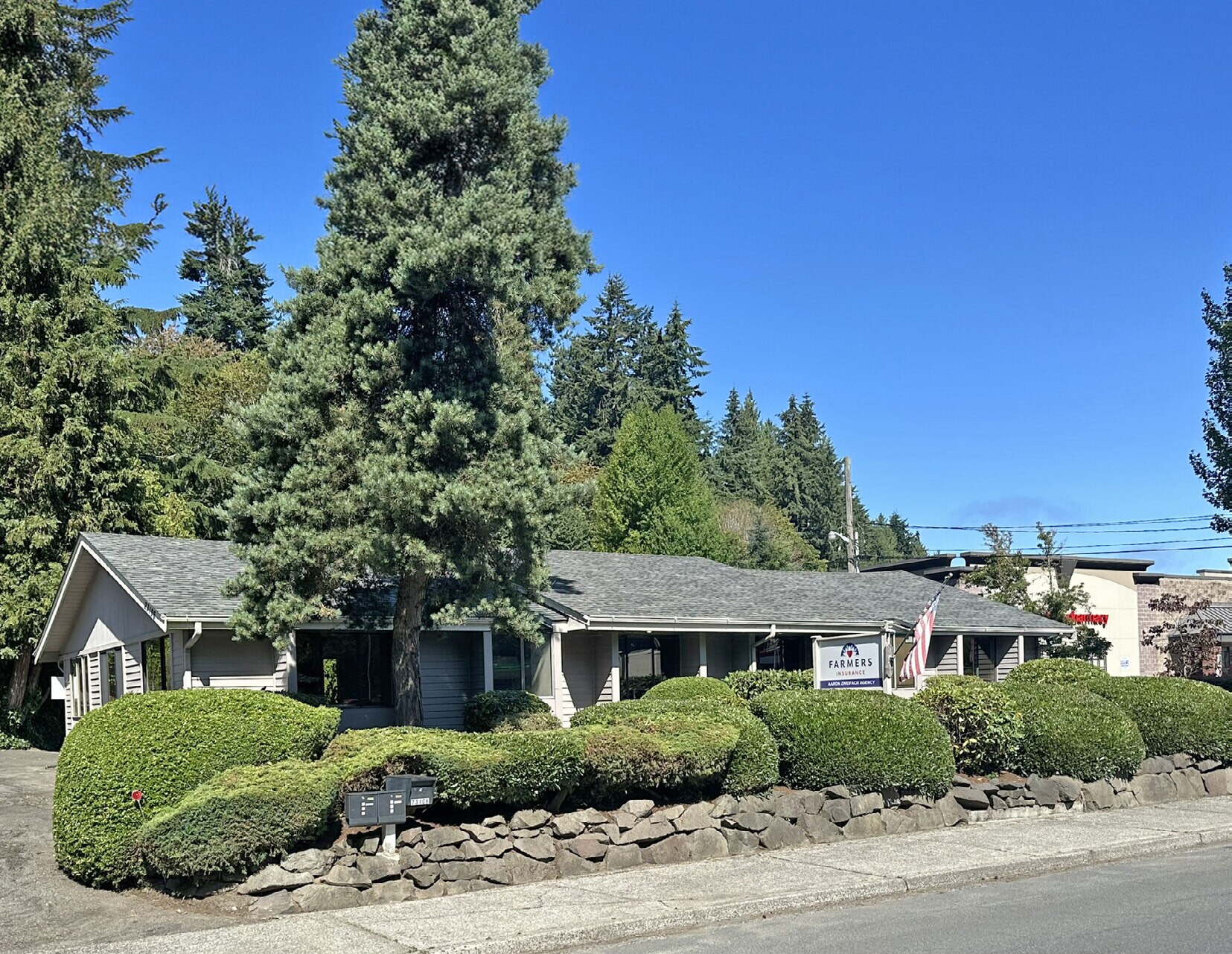 23106 100th Ave W, Edmonds, WA à vendre Photo de l’immeuble– Image 1 sur 8
