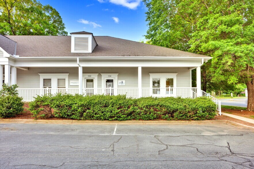 20808 N Main St, Cornelius, NC à vendre - Photo de l’immeuble – Image 2 sur 26