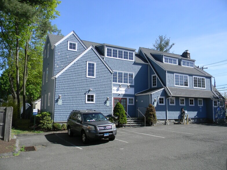 95 Reef Rd, Fairfield, CT à louer - Photo de l’immeuble – Image 1 sur 14