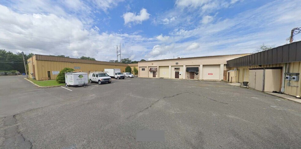 968 Shrewsbury Ave, Tinton Falls, NJ à louer - Photo de l’immeuble – Image 1 sur 7