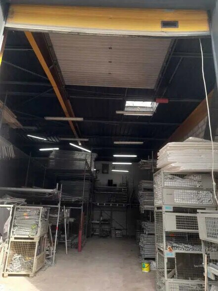 Local d’activités dans Bobigny à louer - Photo de l’immeuble – Image 2 sur 7