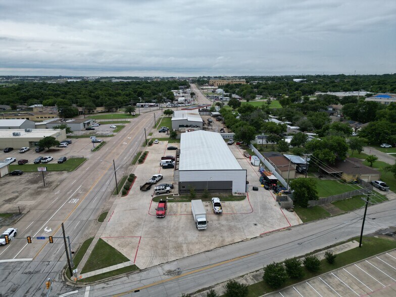 600 S Cherry Ln, White Settlement, TX à louer - Photo de l’immeuble – Image 3 sur 28