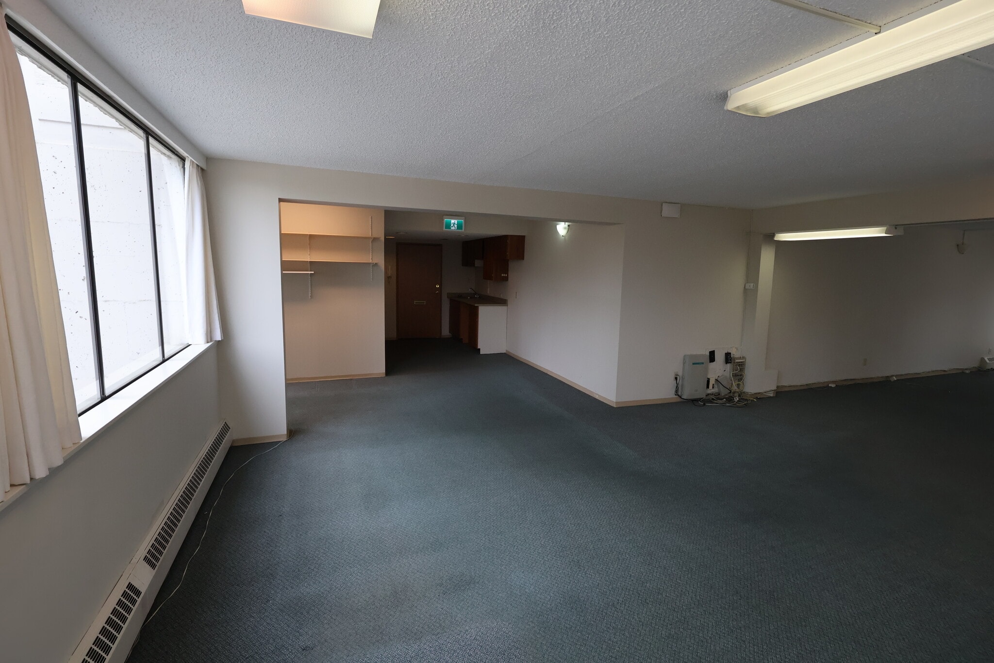 631 Sixth St, New Westminster, BC à louer Photo principale– Image 1 sur 10