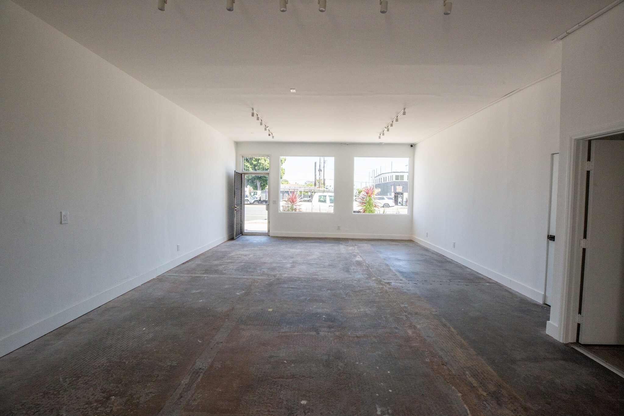 12923 Venice Blvd, Los Angeles, CA à louer Photo intérieure– Image 1 sur 13