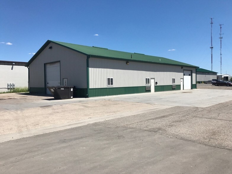 1828 23rd St S, Moorhead, MN à vendre - Photo de l’immeuble – Image 2 sur 10