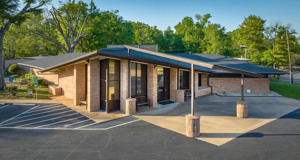 1212 Clinic Dr, Tyler, TX à vendre - Photo de l’immeuble – Image 2 sur 23