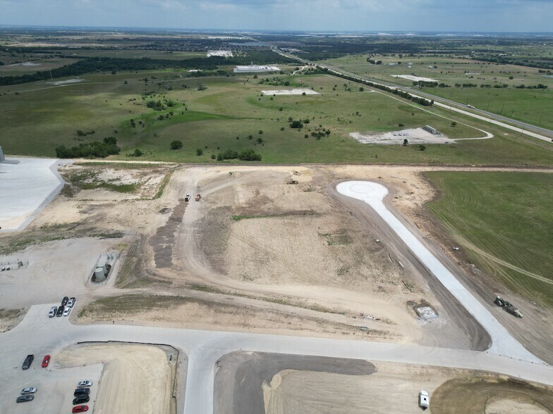 167 Lion Ct, Rhome, TX à vendre - Photo de l’immeuble – Image 3 sur 10