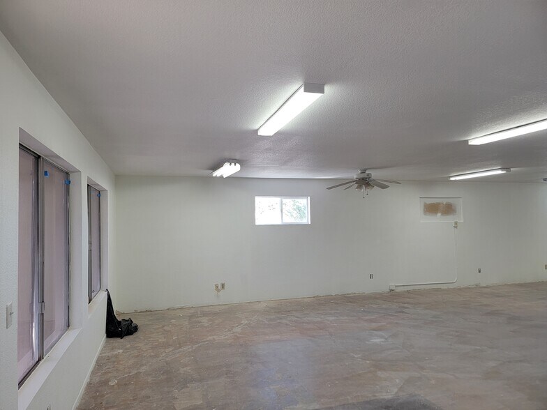 832 N Main Dr, Apache Junction, AZ à vendre - Photo de l’immeuble – Image 3 sur 7