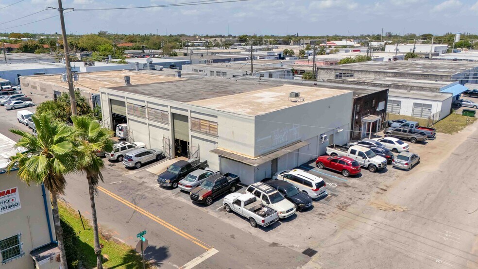 701a NW 7th Ter, Fort Lauderdale, FL à louer - Photo de l’immeuble – Image 3 sur 10