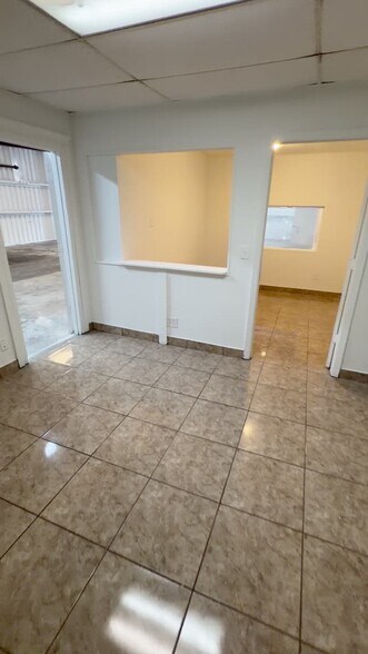 6687 42nd Ter N, Riviera Beach, FL à louer - Vidéo sur l’annonce professionnelle – Image 2 sur 7