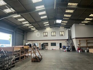 Plus de détails pour Local d'activités à louer