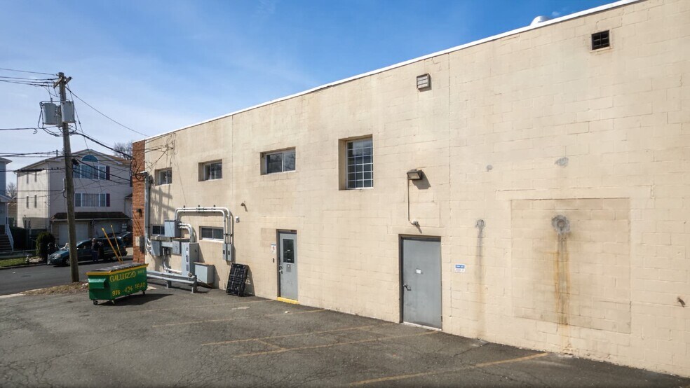 230 Marion Ave, Linden, NJ à vendre - Vidéo sur l’annonce professionnelle – Image 2 sur 55