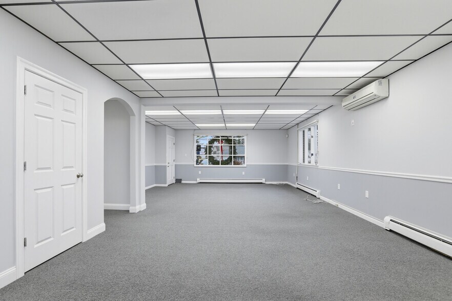 105 Haverhill St, Methuen, MA à louer - Photo de l’immeuble – Image 2 sur 17