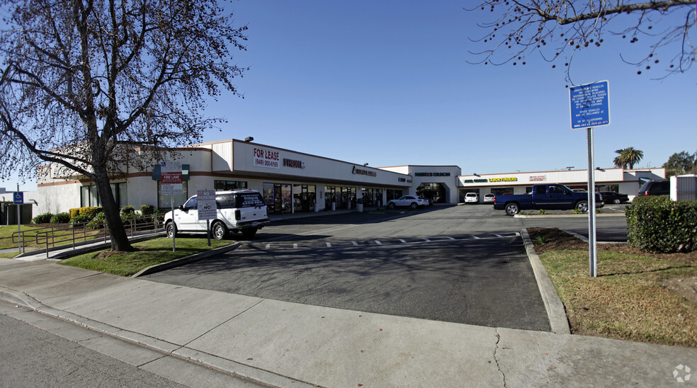 5461-5495 Holt Blvd, Montclair, CA à louer - Photo principale – Image 1 sur 3