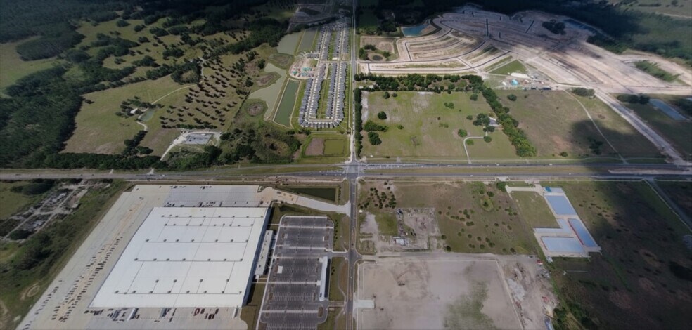 11714 Bellamy Brothers Blvd, Dade City, FL à louer - Photo de l’immeuble – Image 2 sur 3