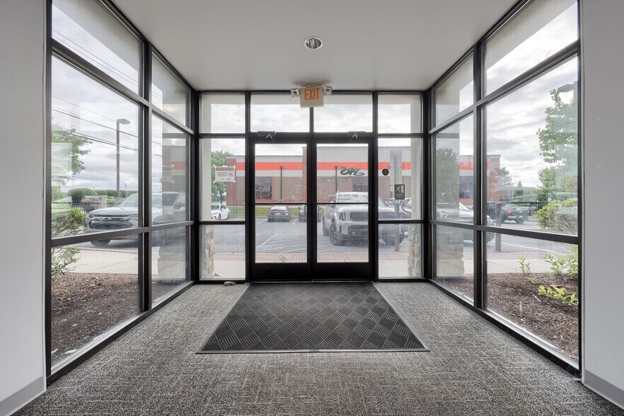 84 Doe Run Rd, Manheim, PA à louer - Photo de l’immeuble – Image 2 sur 30