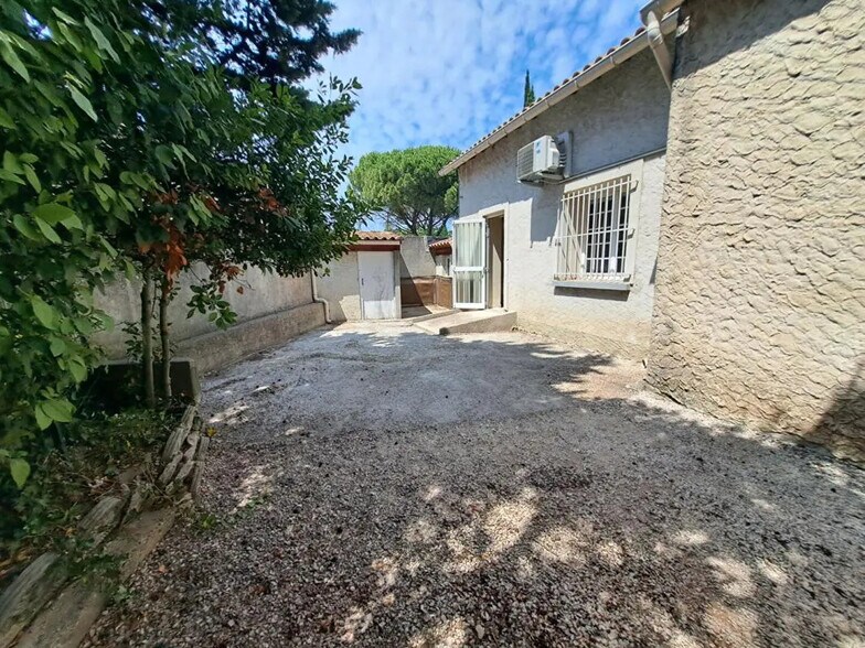 54 Avenue Pasteur, Villeneuve-lès-Avignon à louer - Photo de l’immeuble – Image 3 sur 12